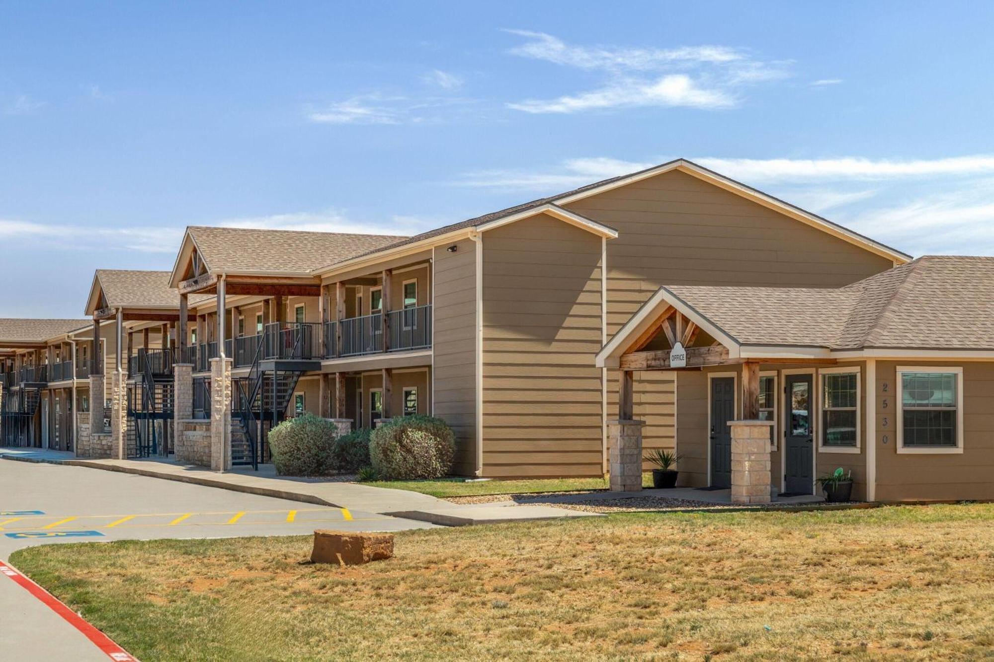 Eagle'S Den Suites Andrews A Travelodge By Wyndham 외부 사진