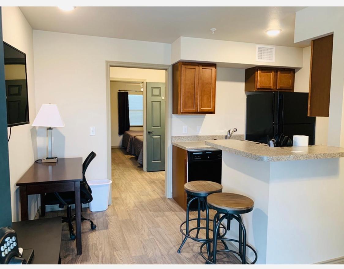 Eagle'S Den Suites Andrews A Travelodge By Wyndham 외부 사진